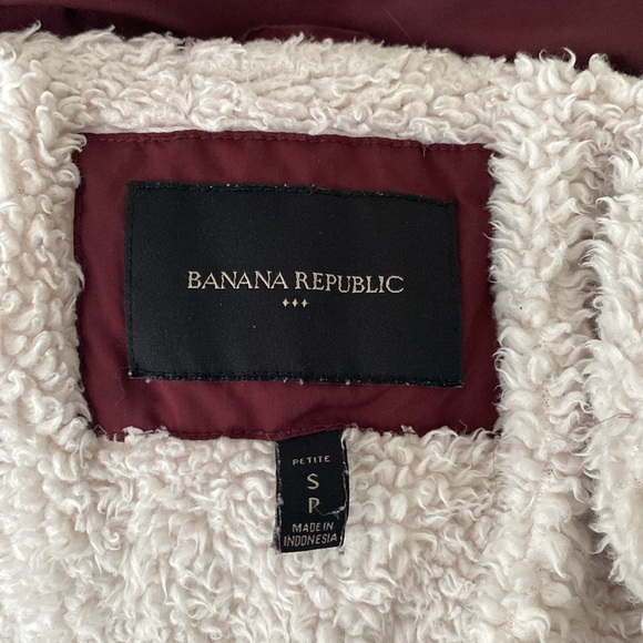 Banana Republic - Burgundy Puffer Vest - Small - No Hood - Picture 4 of 4
